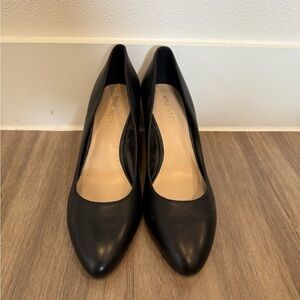 Nine West Black Pointed-Toe Classic Wedges